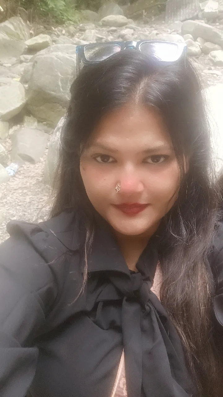 Dolly malik beautician