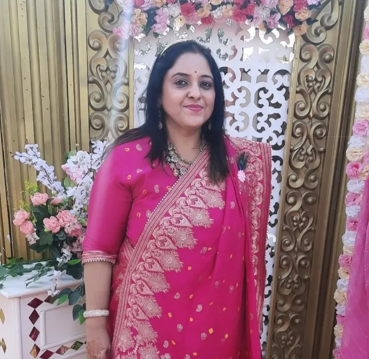 Asha Suthar beautician