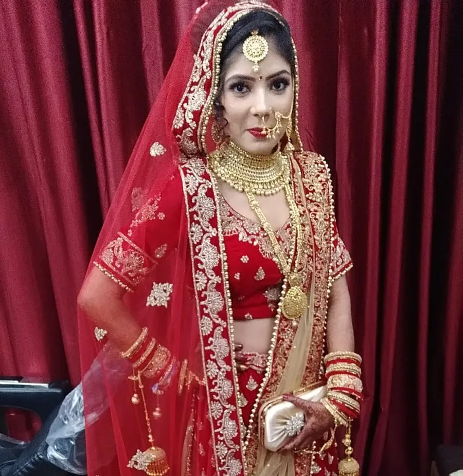 Akshu beauty parlour